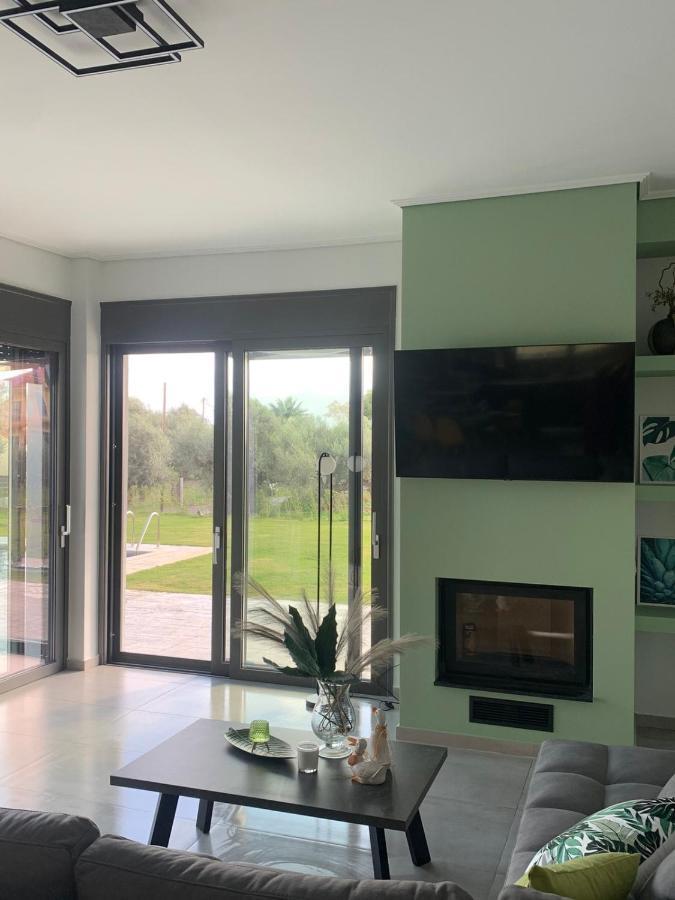Nostos Luxury Villas With Private Pool In Nafpaktos Luaran gambar