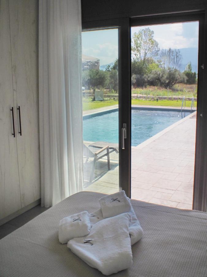 Nostos Luxury Villas With Private Pool In Nafpaktos Luaran gambar