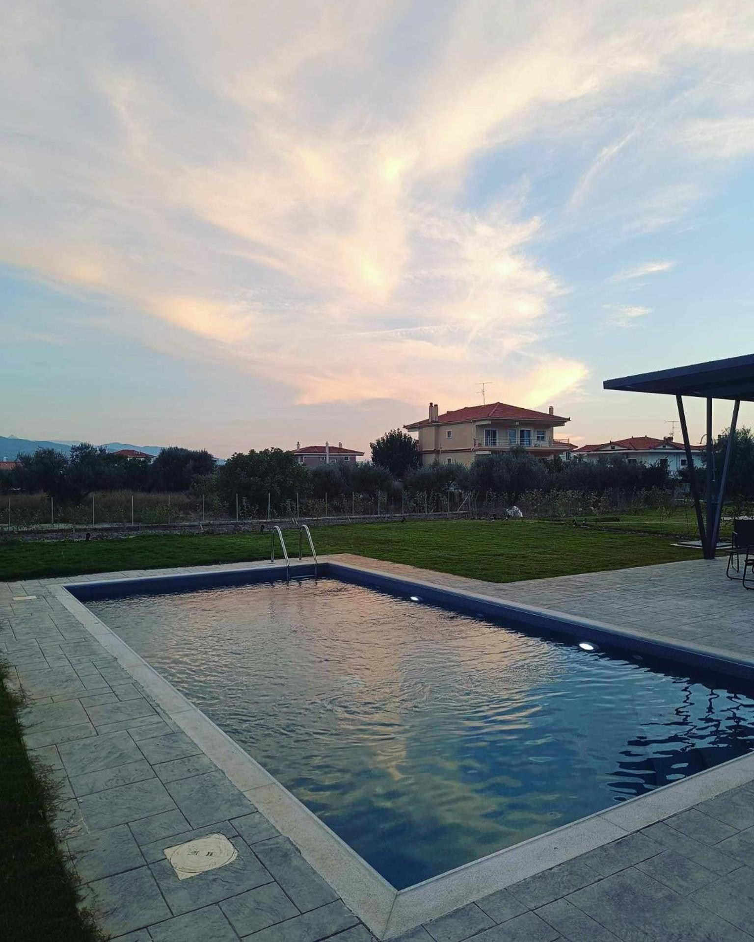 Nostos Luxury Villas With Private Pool In Nafpaktos Luaran gambar