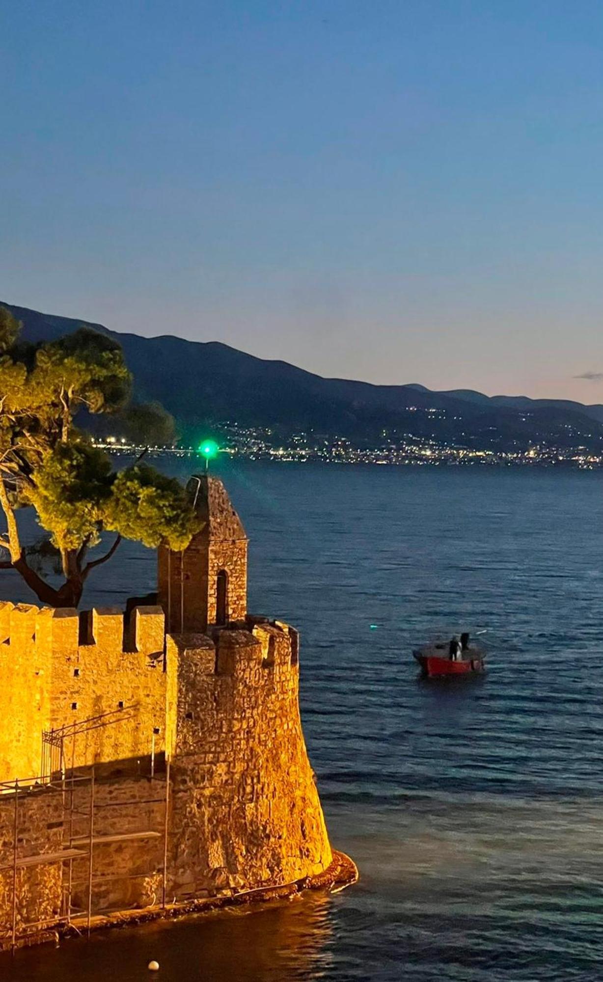 Nostos Luxury Villas With Private Pool In Nafpaktos Luaran gambar